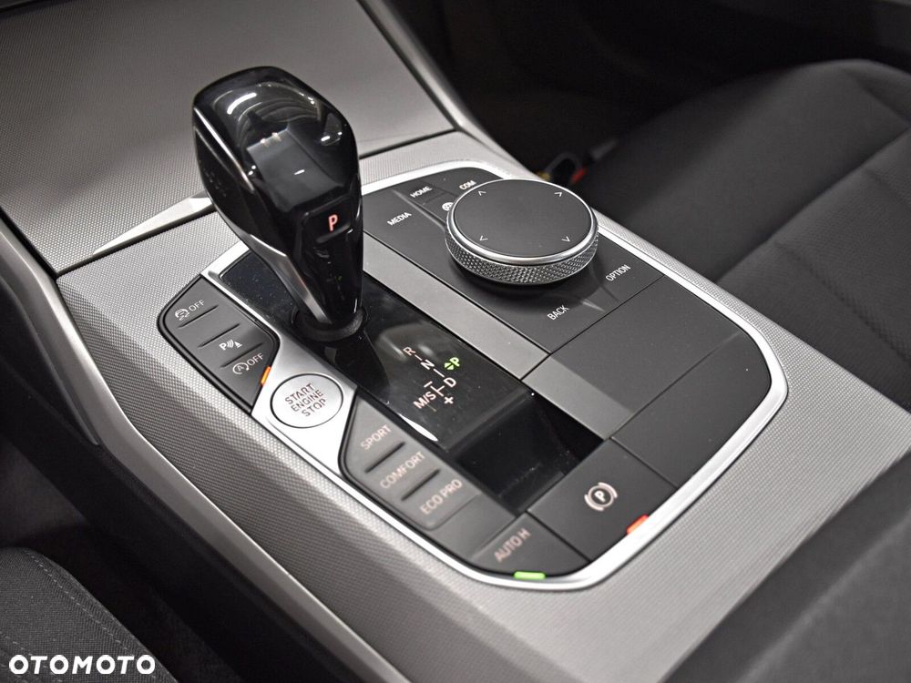 BMW Seria 3 318i Advantage - 18