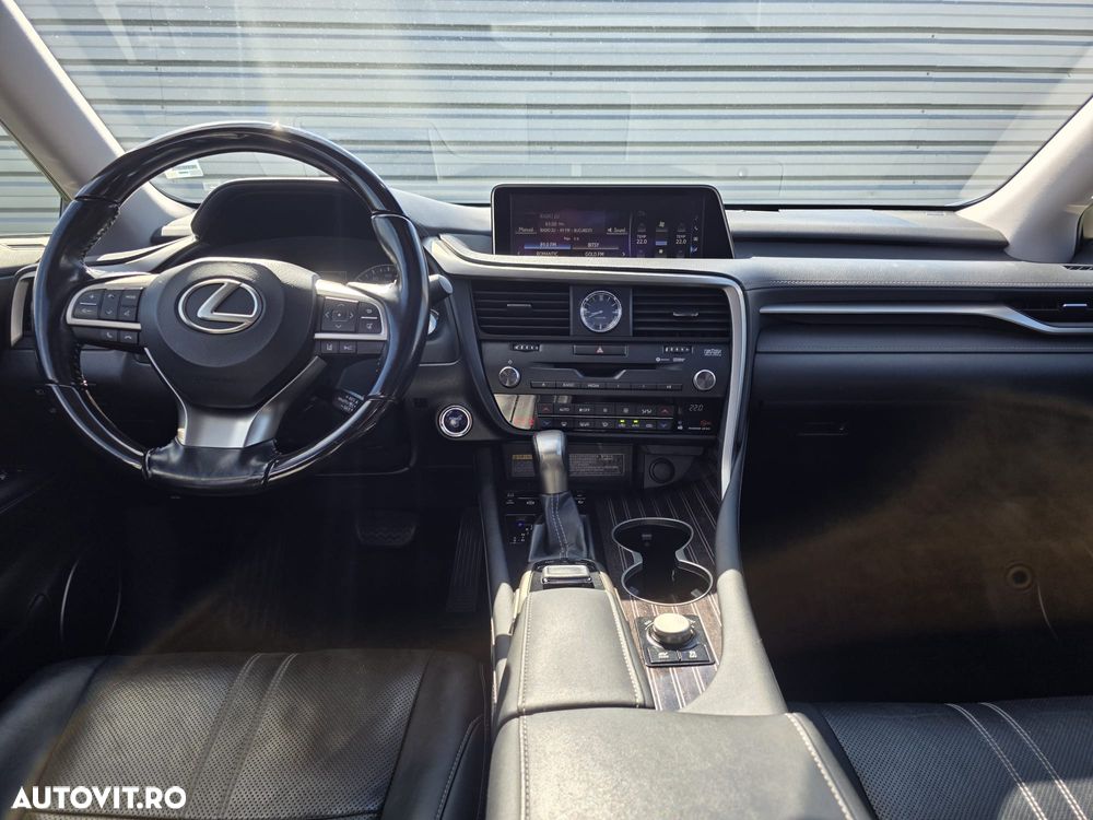 Lexus Seria RX - 7