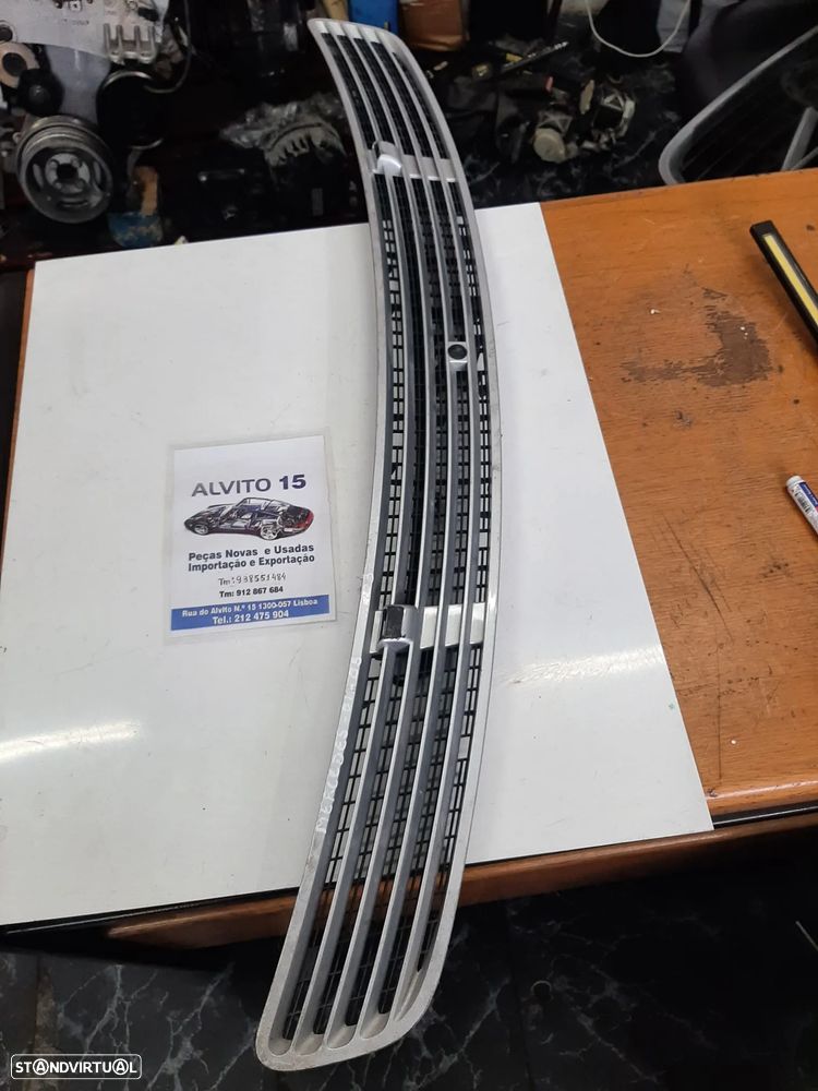 Grelha frontal de para brisas MERCEDES-BENZ CLASSE C de 2000 a 2007 - 1