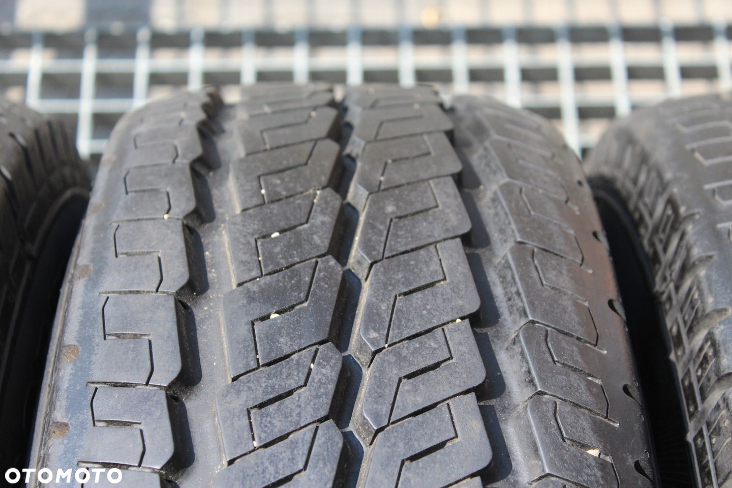 4x 225/75R16CP CONTINENTAL VANCO CAMPER 116R 17r - 4