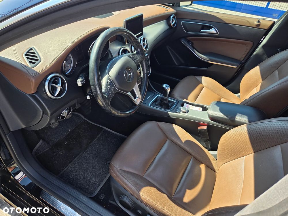 Mercedes-Benz CLA 180 BlueEffICIENCY Edition - 6