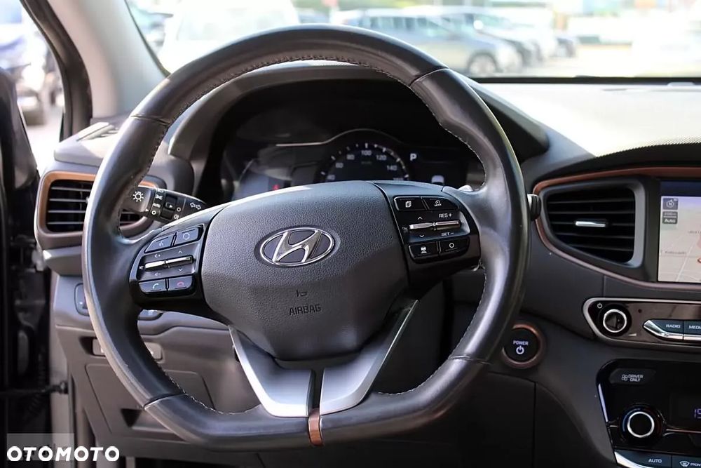Hyundai IONIQ - 17