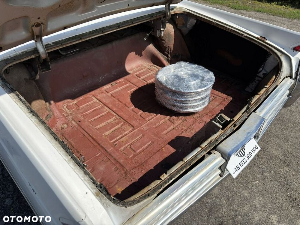 Cadillac Deville - 16