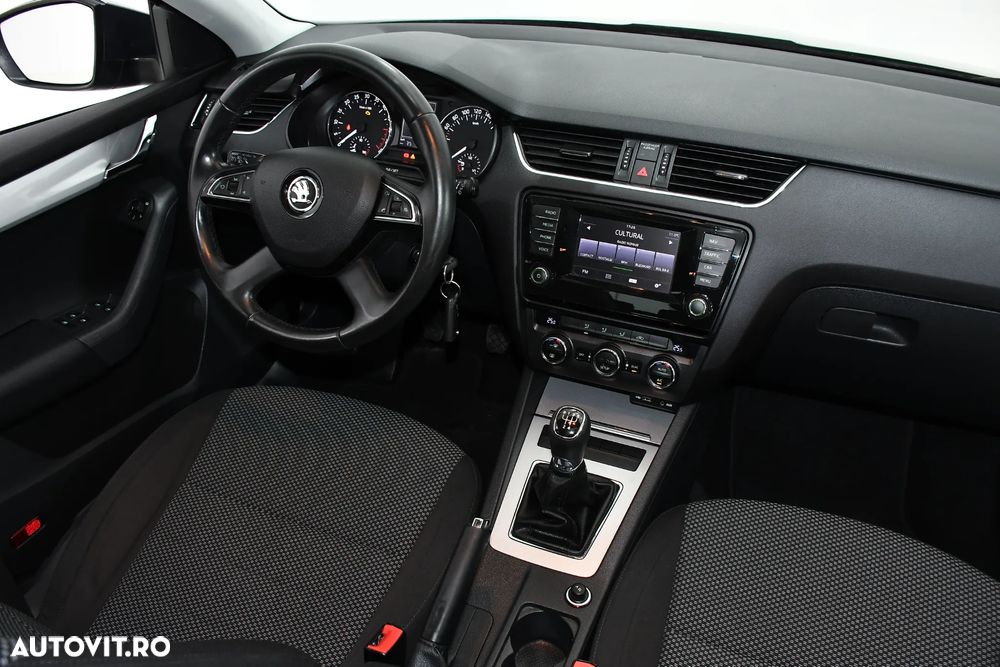 Skoda Octavia 1.6 TDI Business - 6