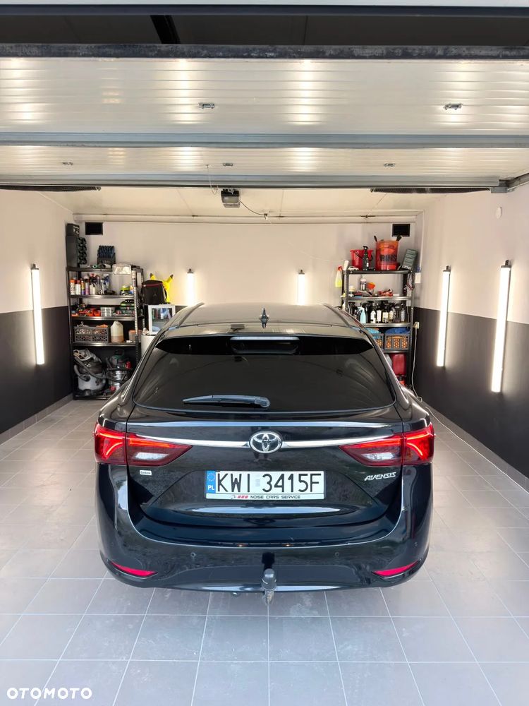 Toyota Avensis 2.0 D-4D Premium - 17
