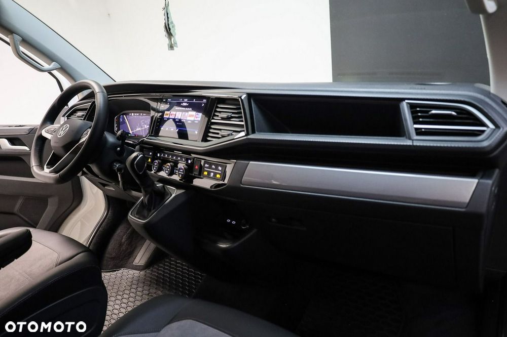 Volkswagen Multivan - 24