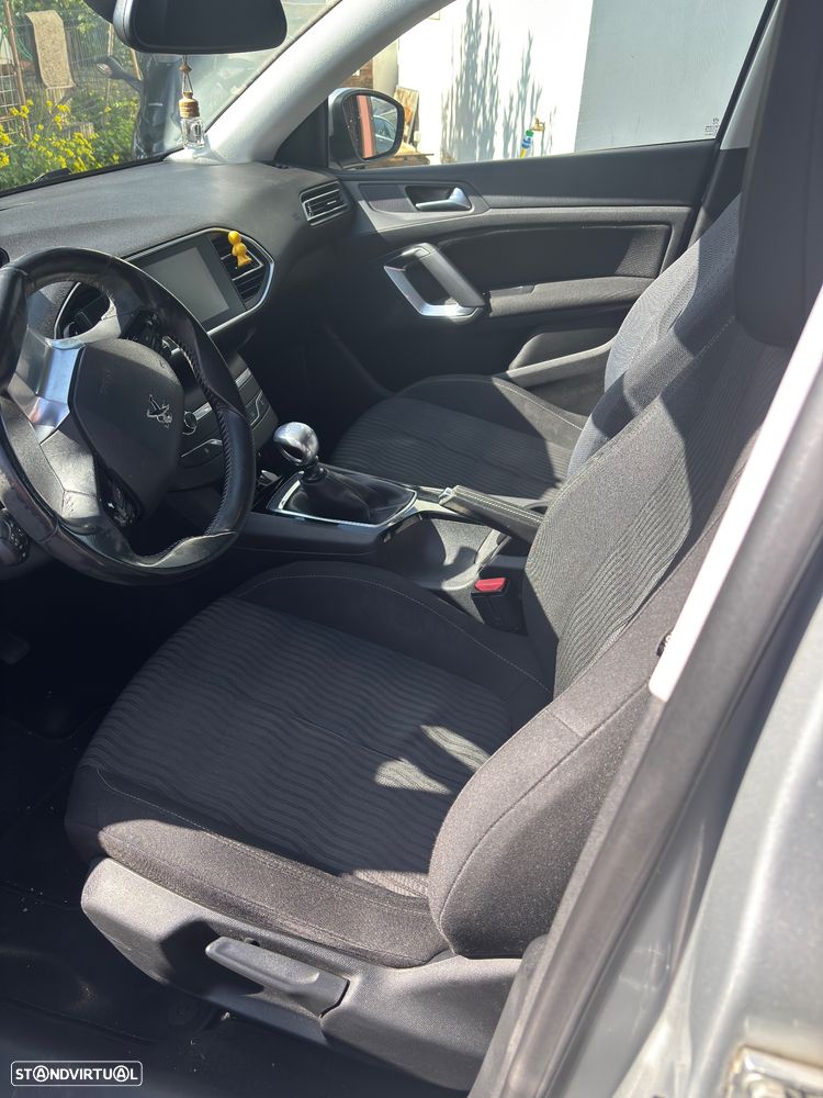 Peugeot 308 1.6 e-HDi Active J17 - 10