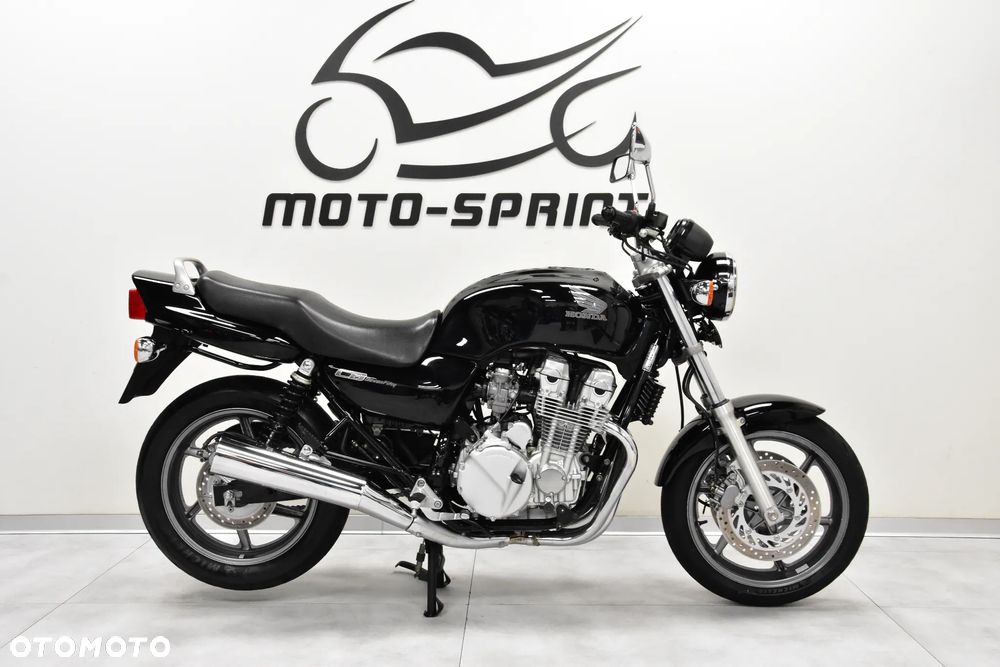 Honda CB - 1