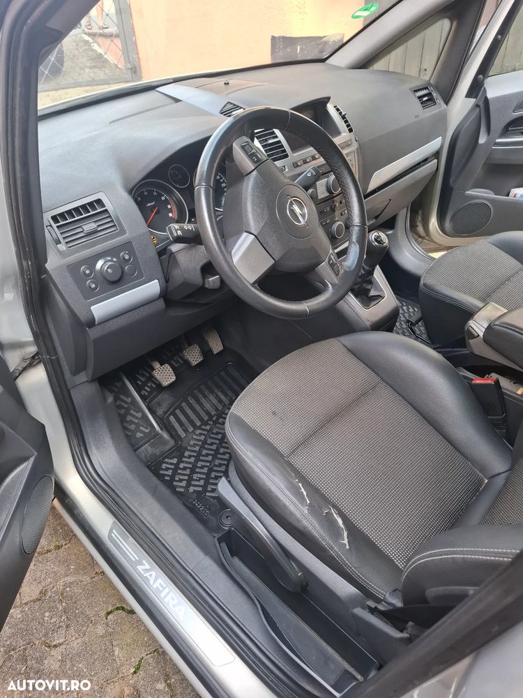 Opel Zafira - 11