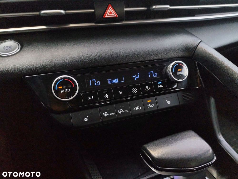 Hyundai Elantra - 23