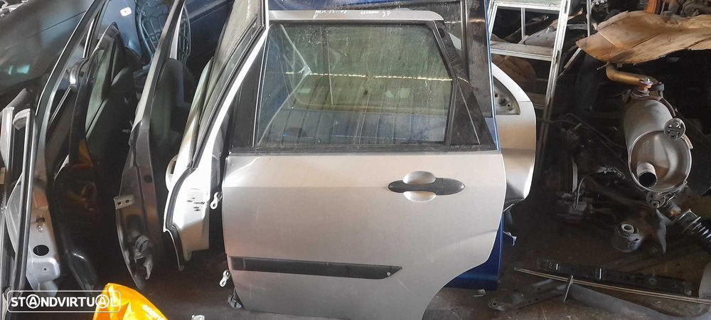 Porta tras esquerda ford focus 2002 - 1
