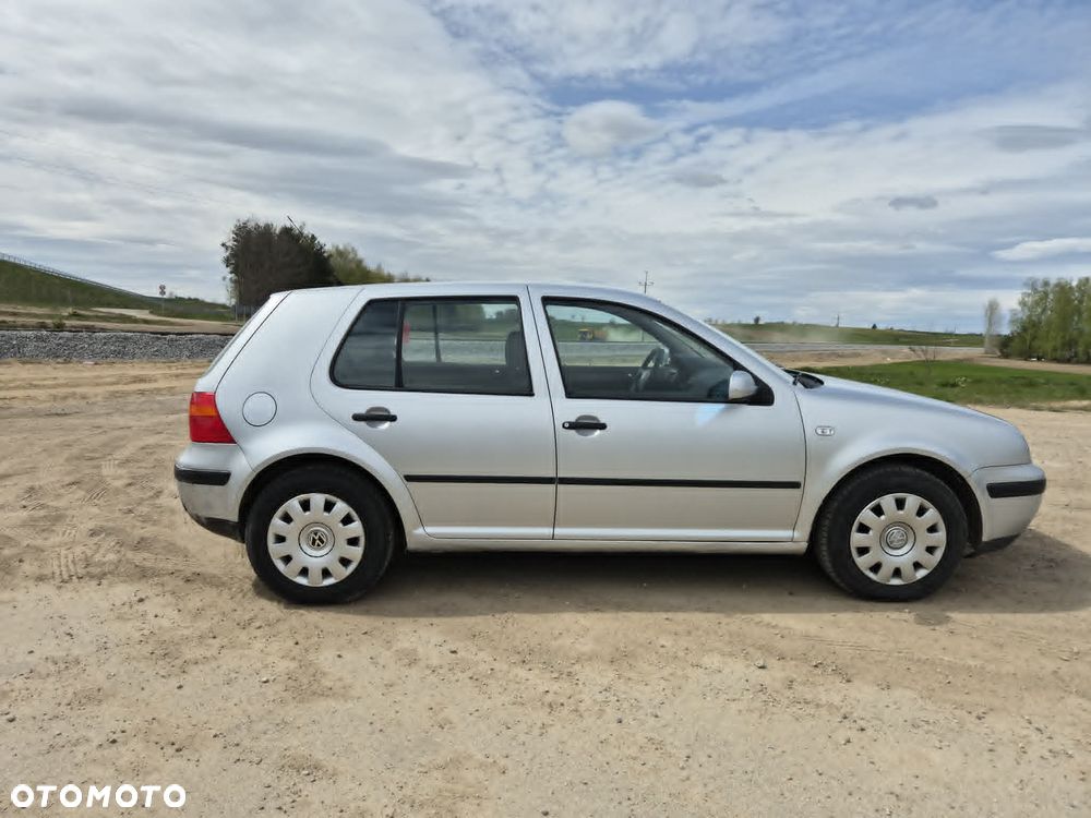 Volkswagen Golf 1.9 TDI - 8