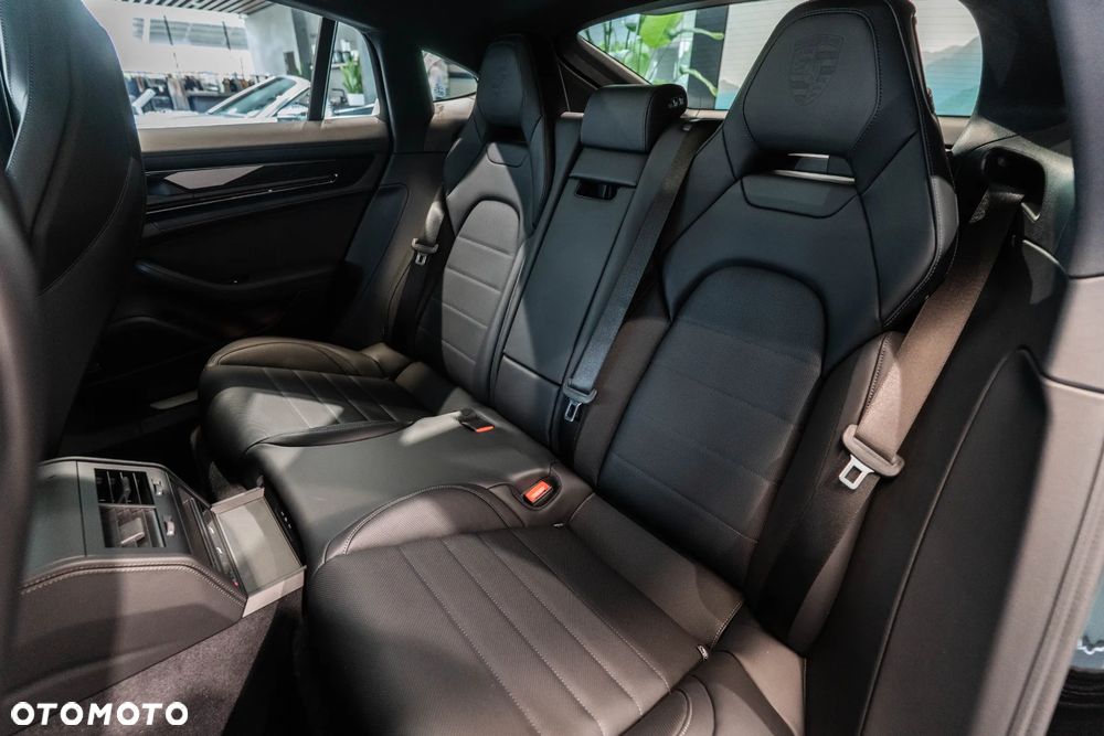 Porsche Panamera 4 E-Hybrid PHEV - 14