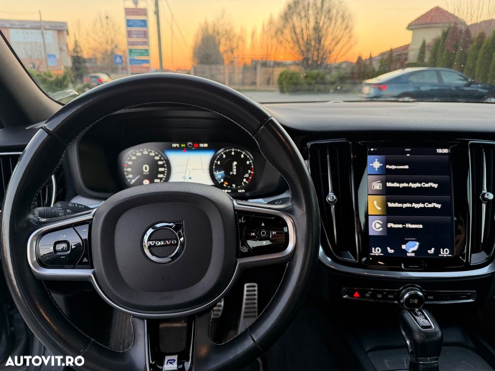 Volvo S60 T4 R-Design - 11