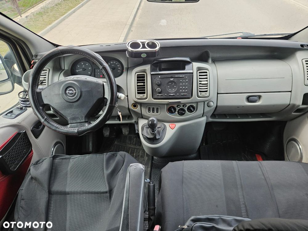 Opel Vivaro - 8