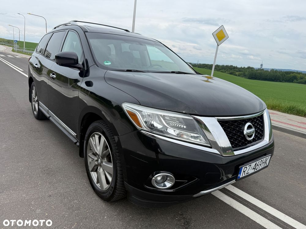 Nissan Pathfinder - 1