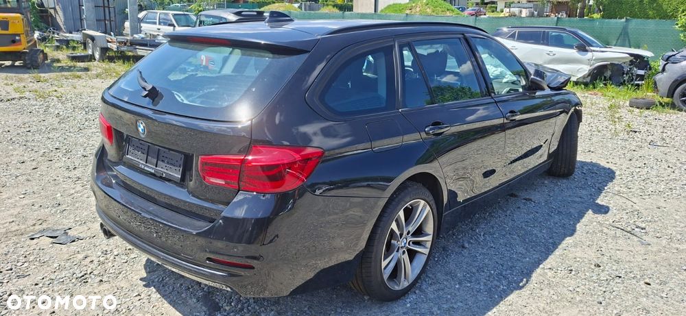 BMW Seria 3 330i xDrive - 1