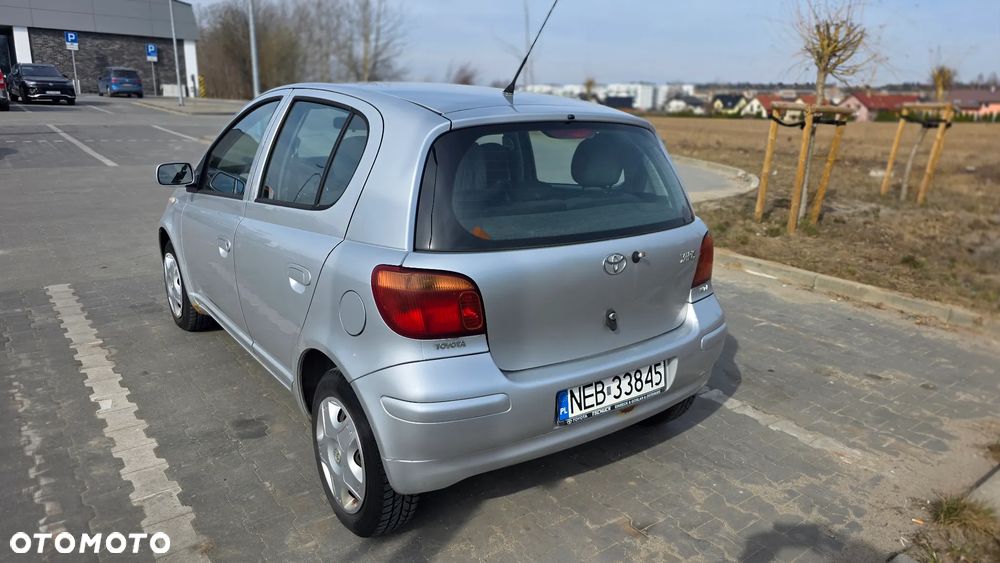Toyota Yaris 1.3 VVT-i Sol - 4