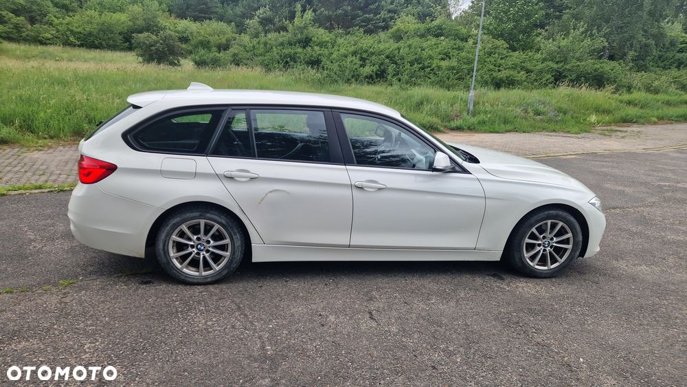 BMW Seria 3 318i - 9