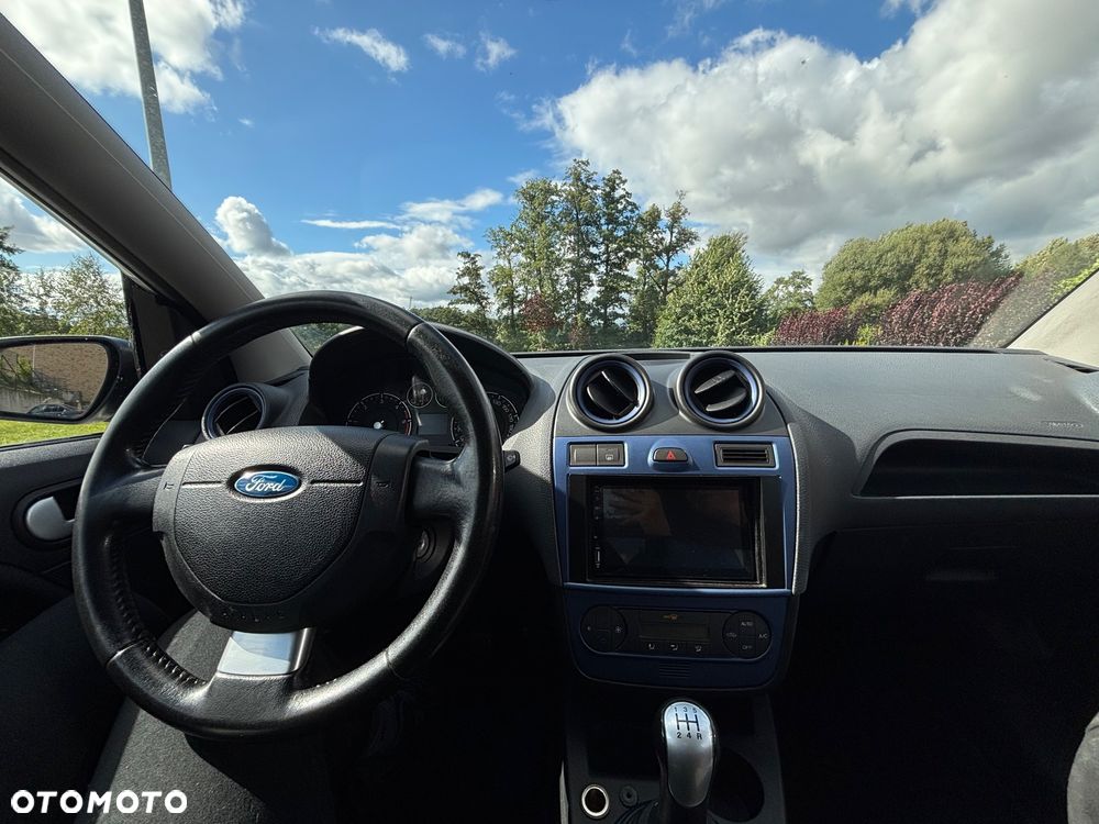 Ford Fiesta 1.4 TDCI - 10