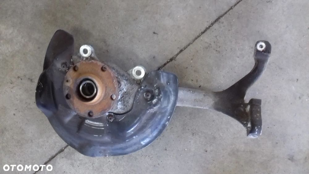 zwrotnica piasta lewa prawa przód A6 C6 2.0 2.4 3.2 2.7 3.0 - 2