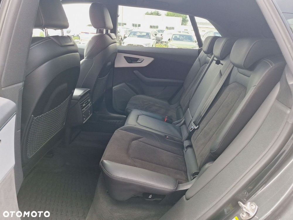 Audi Q8 - 25