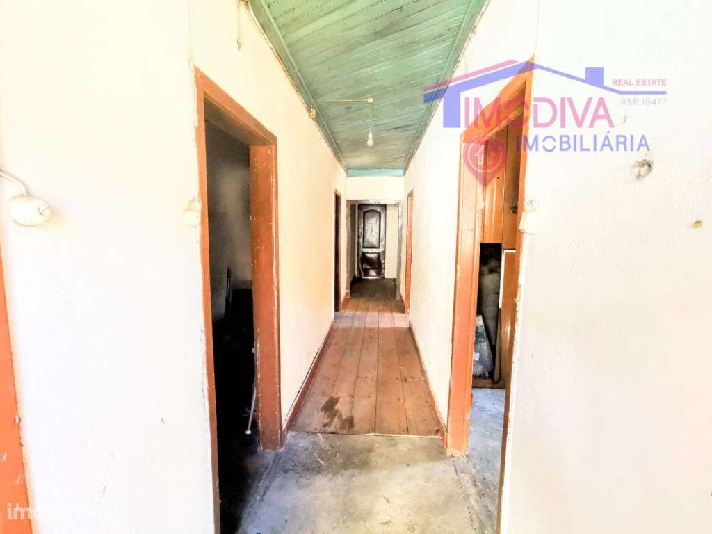 Moradia T4 com terreno e excelente acesso - Grande imagem: 5/26