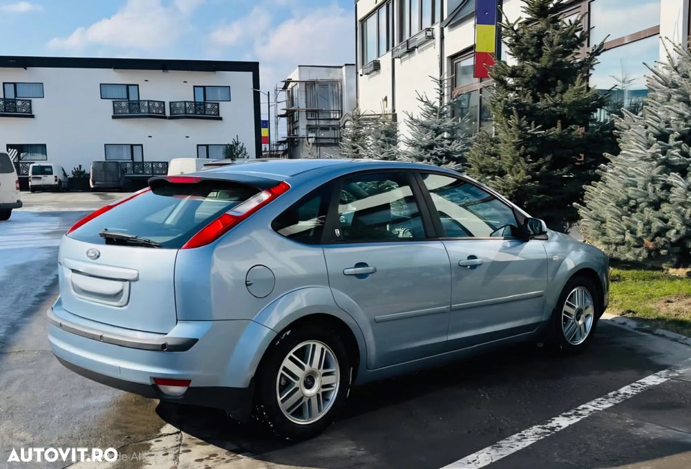 Ford Focus 1.6 Ti-VCT Ghia - 4