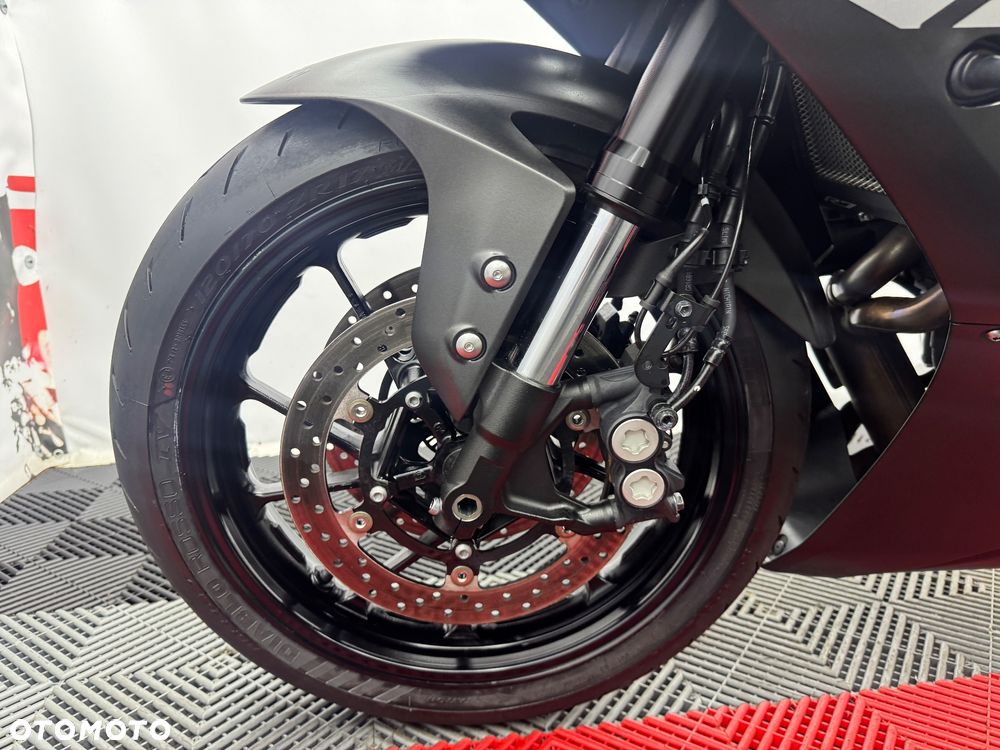 Yamaha R7 - 9
