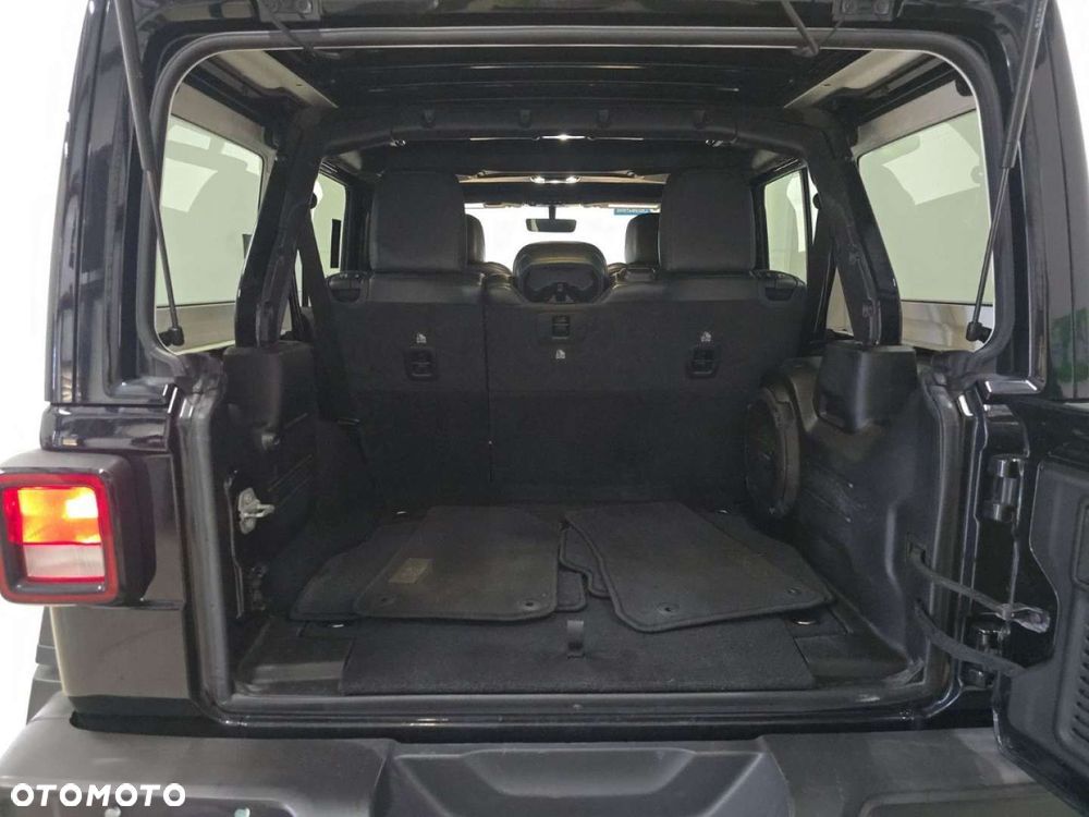 Jeep Wrangler - 4