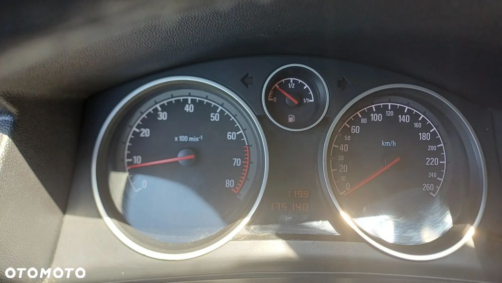 Opel Astra 1.6 Enjoy - 12