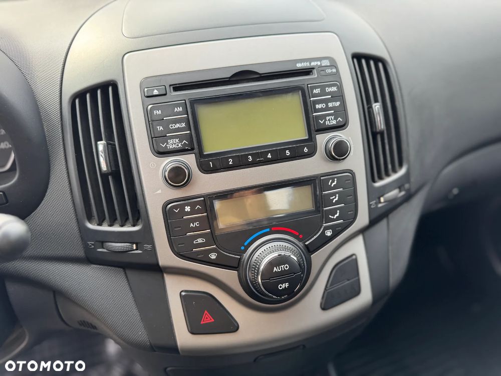 Hyundai i30 1.6 CRDi Premium EU5 - 17