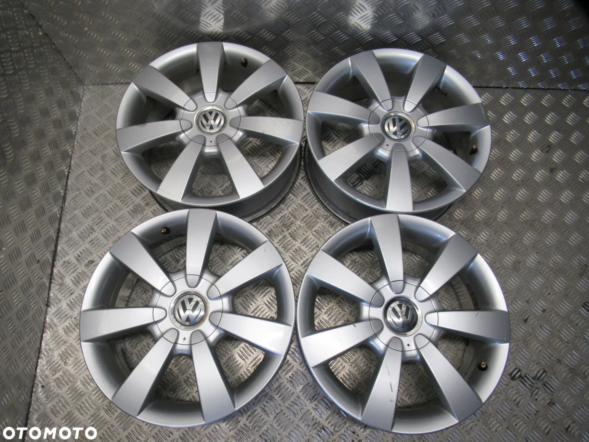 Felgi Vw New Beattle Gplf IV Taigo T-Cross 6,5Jx16 et42 5x100 - 1