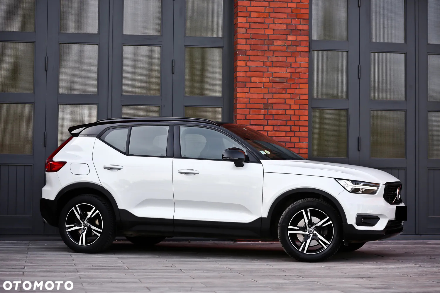 Volvo XC 40 D4 AWD Geartronic R-Design - 4