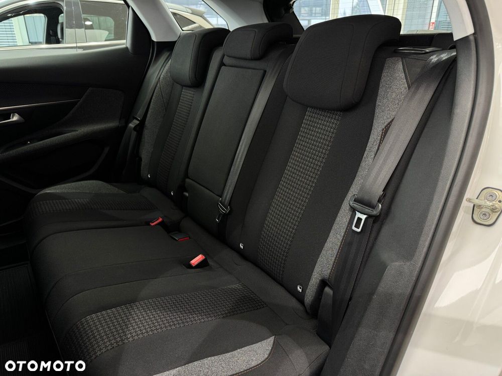 Peugeot 3008 1.2 PureTech Active - 13