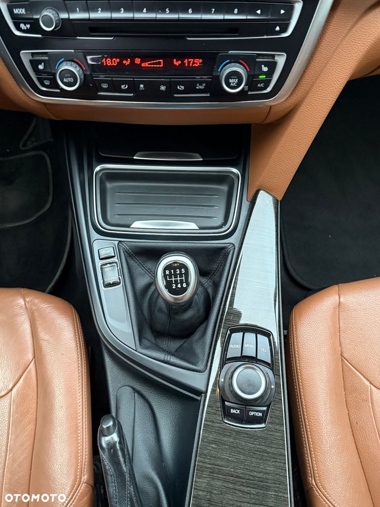 BMW Seria 3 318d Luxury Line - 35