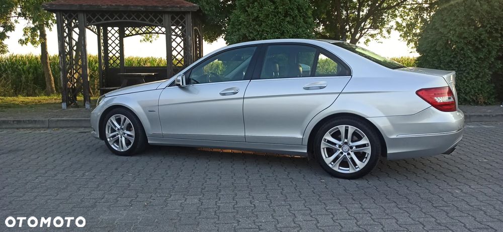 Mercedes-Benz Klasa C 180 T CDI DPF (BlueEFFICIENCY) Avantgarde - 2
