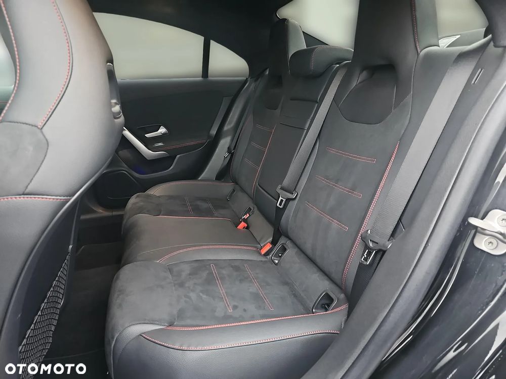 Mercedes-Benz CLA 200 4Matic 8G-DCT AMG Line - 11