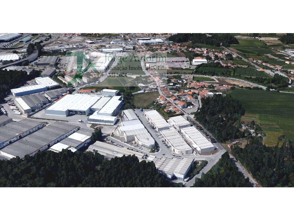 Aeroporto. Armazém 1274m2 - 500 m2 escritórios. Logradouro com 530 m2. - Grande imagem: 3/3