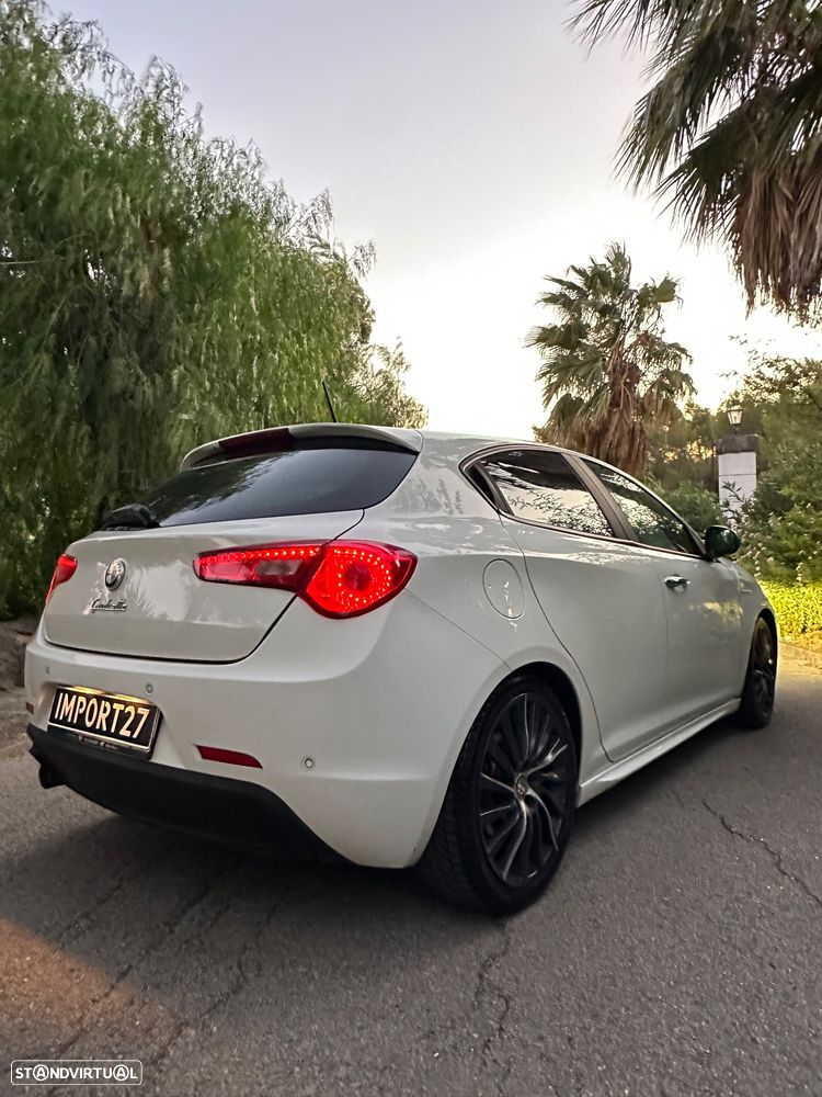 Alfa Romeo Giulietta 1.6 JTDm Sprint Speciale J18 - 24