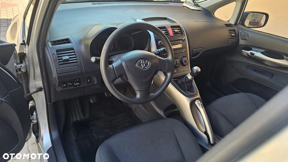Toyota Auris - 15
