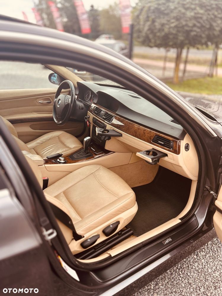 BMW Seria 3 330i - 7