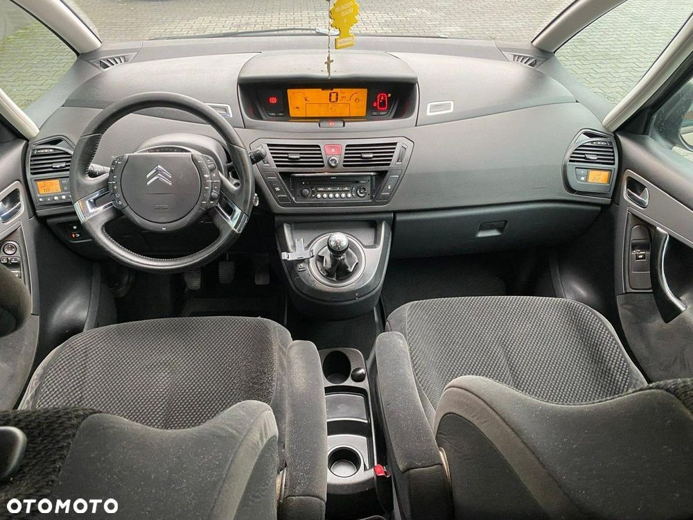 Citroën C4 Grand Picasso 1.8 16V Confort - 11