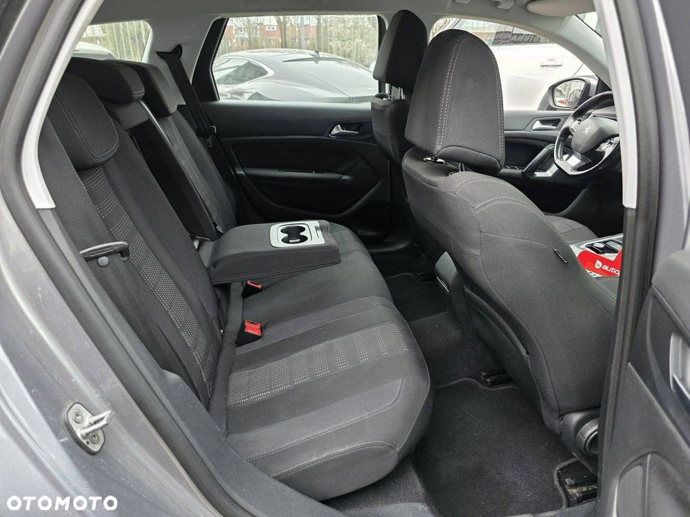 Peugeot 308 BlueHDi 120 EAT6 Stop & Start Active Business-Paket - 35