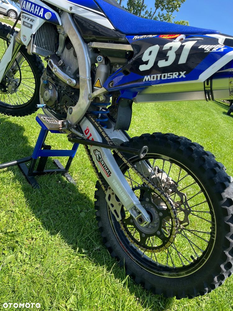 Yamaha YZF - 22