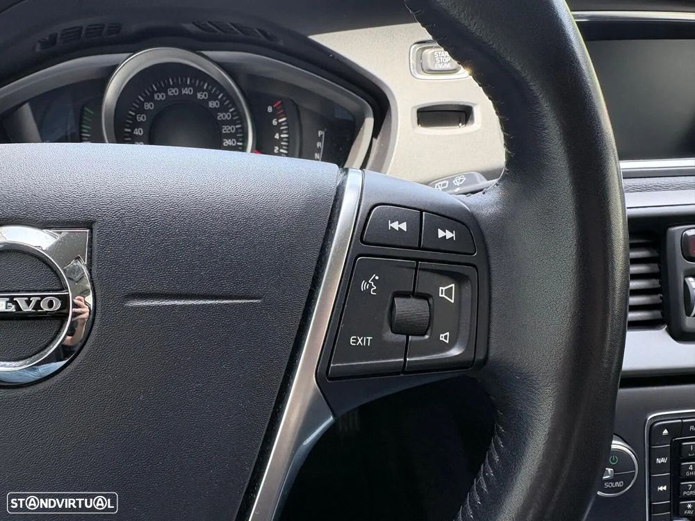 Volvo V40 1.5 T3 Sport Edition Plus Geartronic - 39