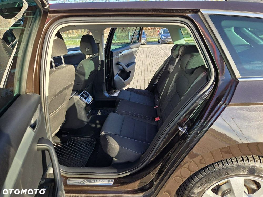 Skoda Superb 2.0 TDI DSG Ambition - 13