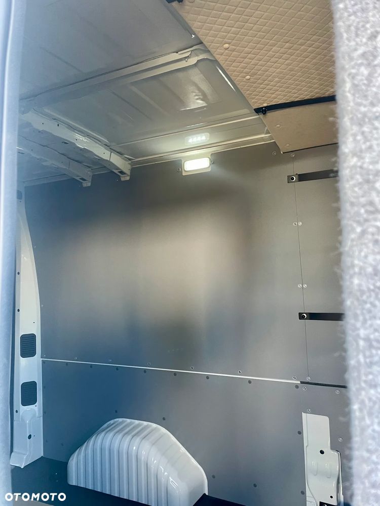 Maxus Deliver 9 - 17
