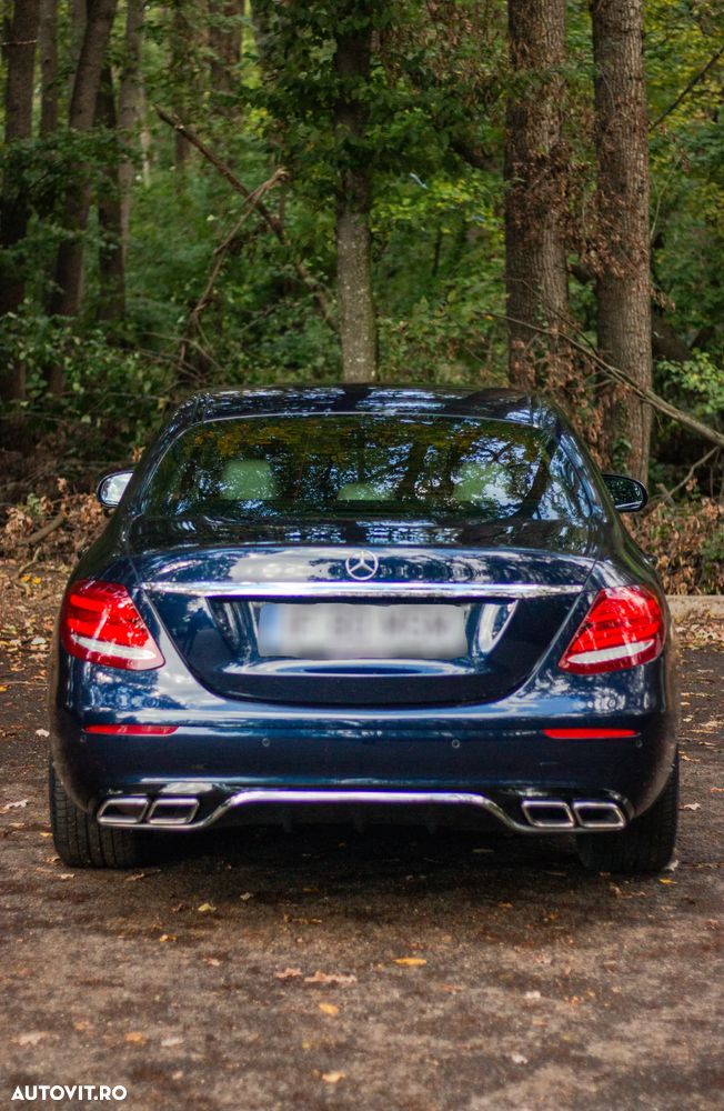 Mercedes-Benz E 220 d T-Modell 4MATIC Aut. - 3