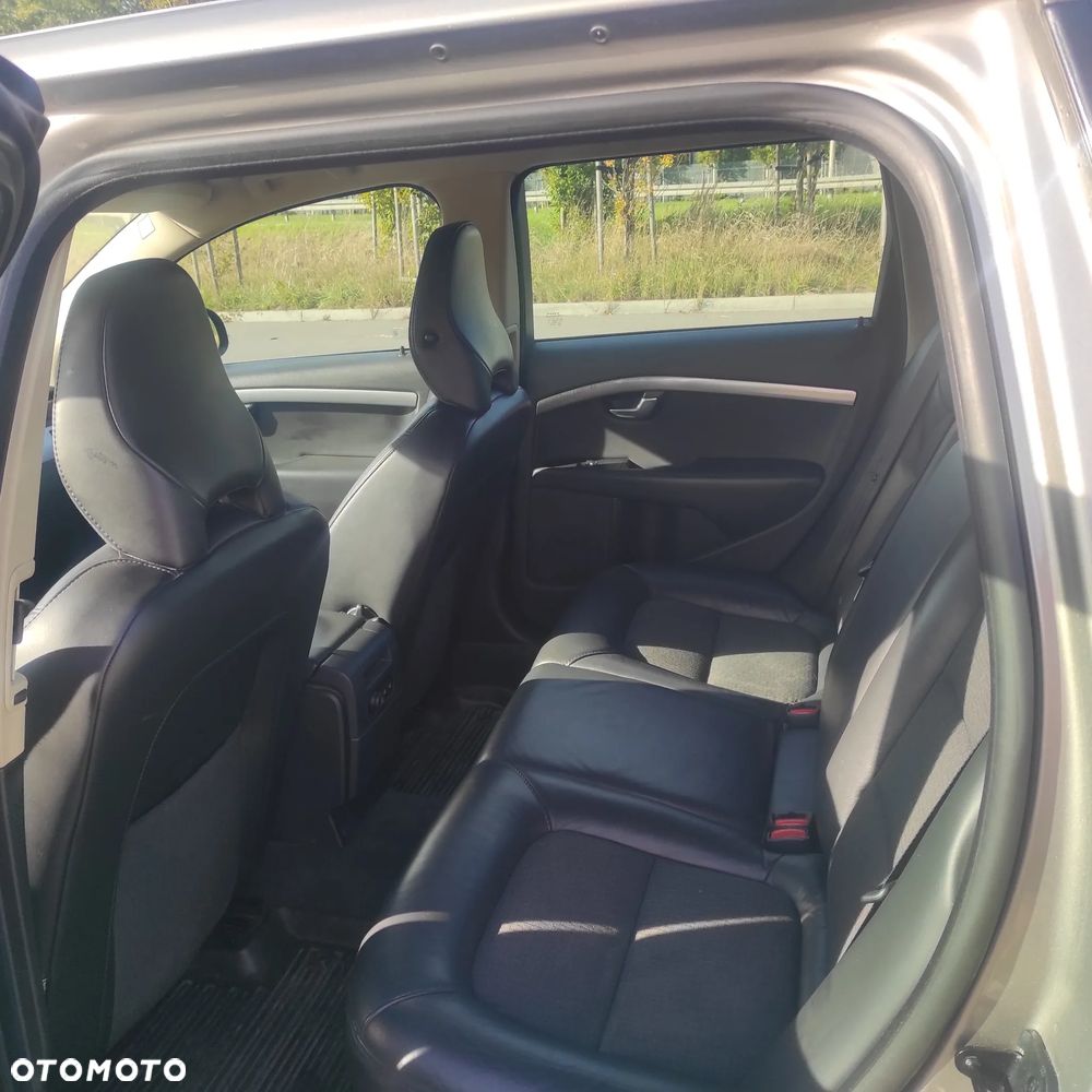 Volvo V70 2.0 Momentum - 19